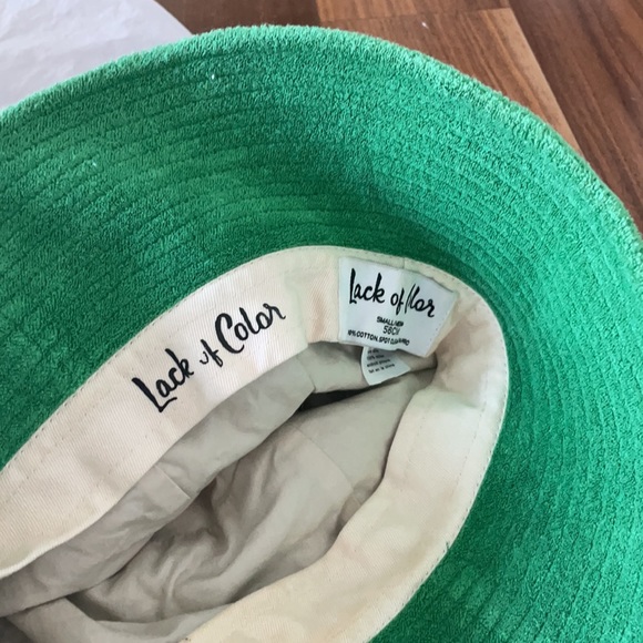 Lack of Color Terry Bucket Hat in Green - Picture 5 of 7